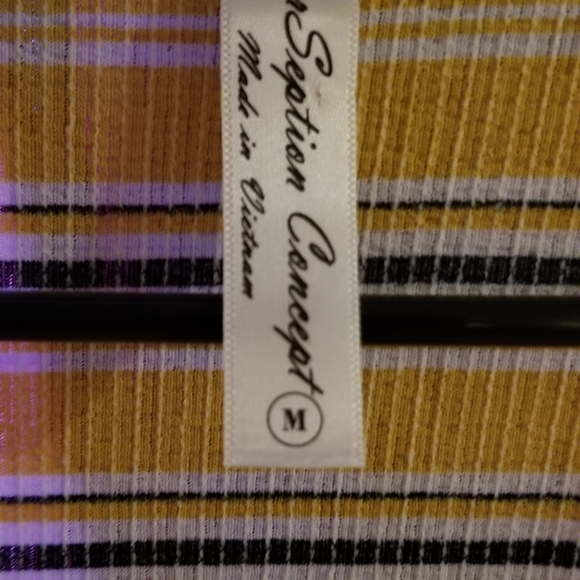 Top - Picture 2 of 2